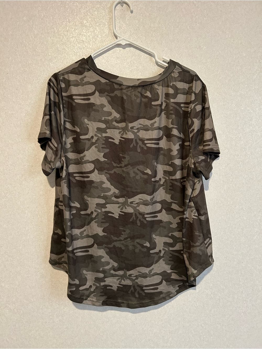 Women’s Short Sleeve Tee Shirt, Camo, V Neck, With Button Accents, 1X, SHEIN - Thumbnail 2