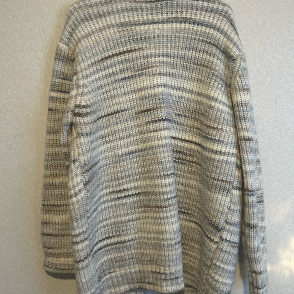 Women’s Heavy Duty Knotted Sweater, Front Buttons, Light Colors, Size XL - Thumbnail 2