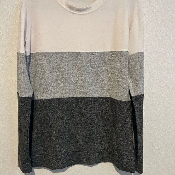 C D M Tri Colored Women’s Top Size M Long Sleeve Round Neck - Thumbnail 3