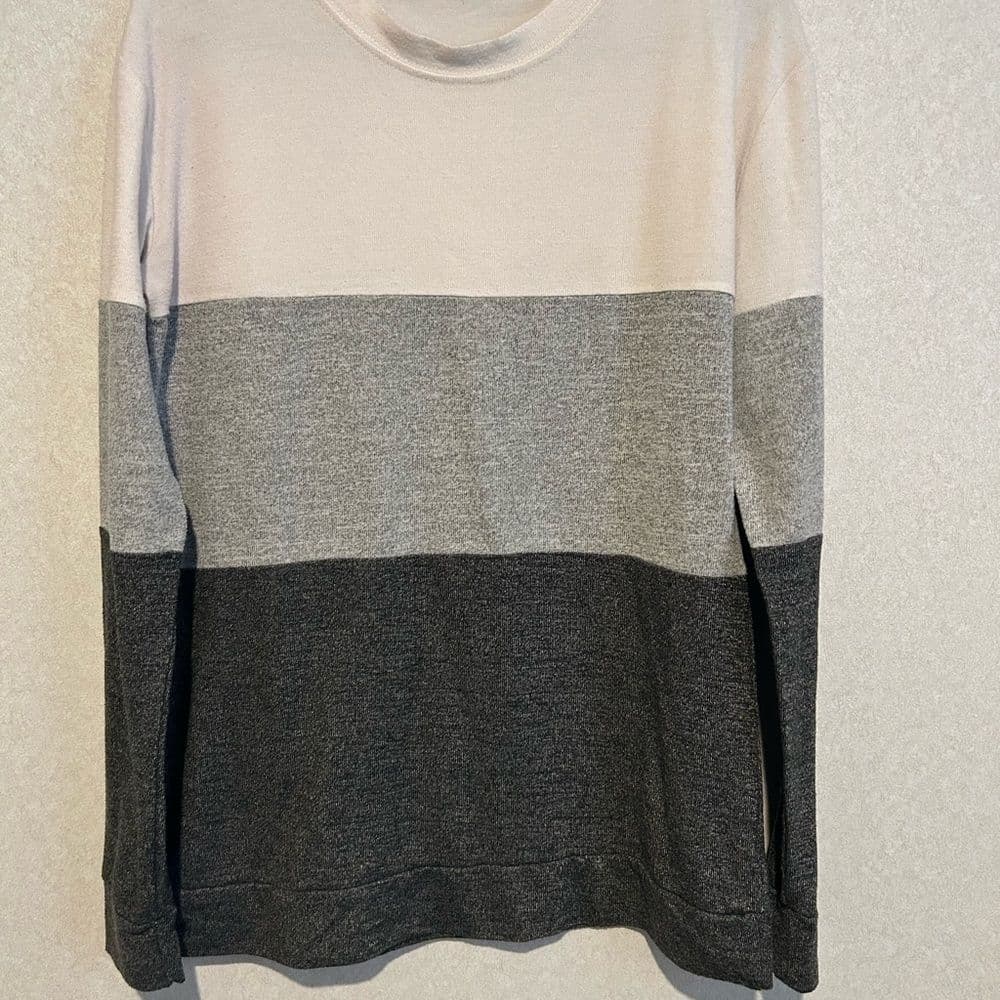 C D M Tri Colored Women’s Top Size M Long Sleeve Round Neck - Thumbnail 2