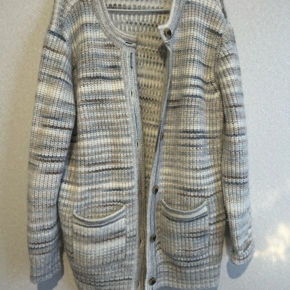 Women’s Heavy Duty Knotted Sweater, Front Buttons, Light Colors, Size XL - Thumbnail 4