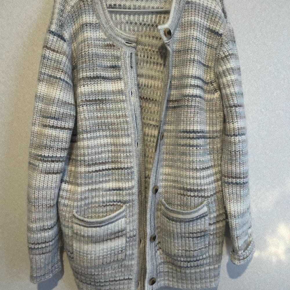 Women’s Heavy Duty Knotted Sweater, Front Buttons, Light Colors, Size XL - Thumbnail 3