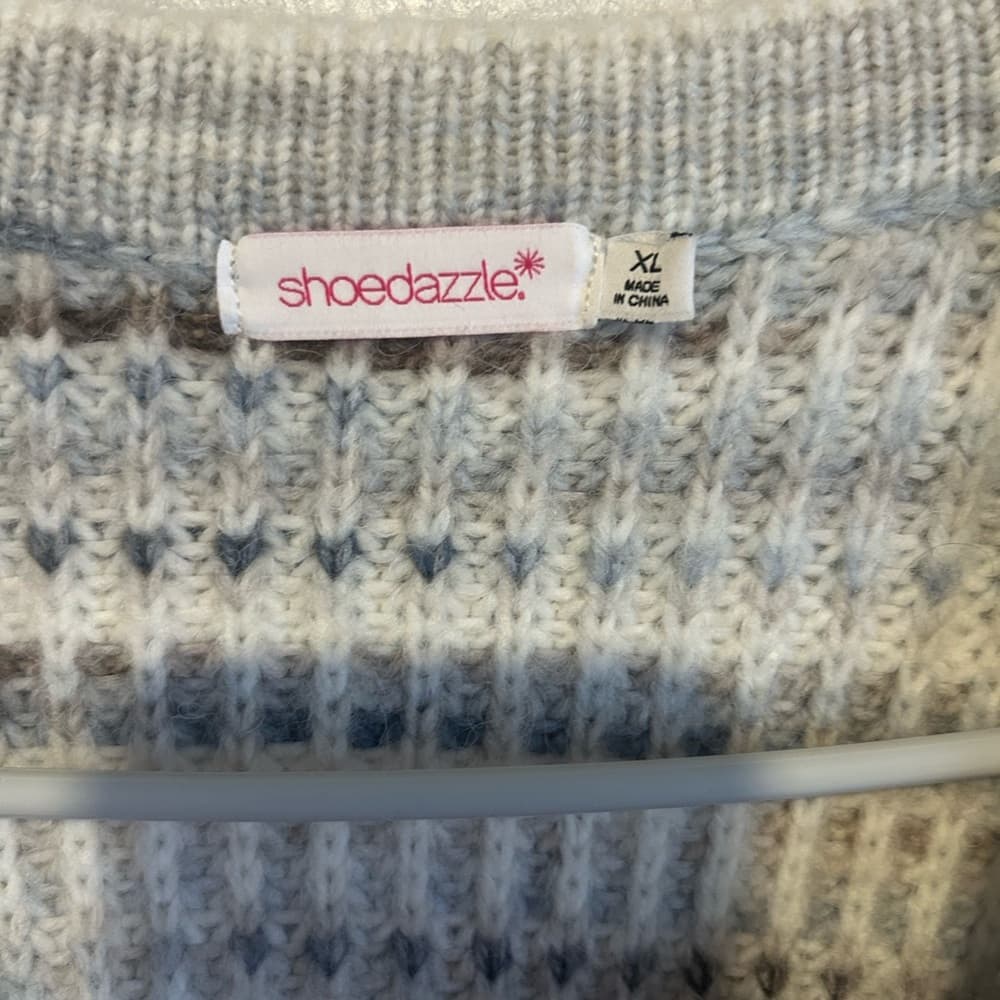 Women’s Heavy Duty Knotted Sweater, Front Buttons, Light Colors, Size XL