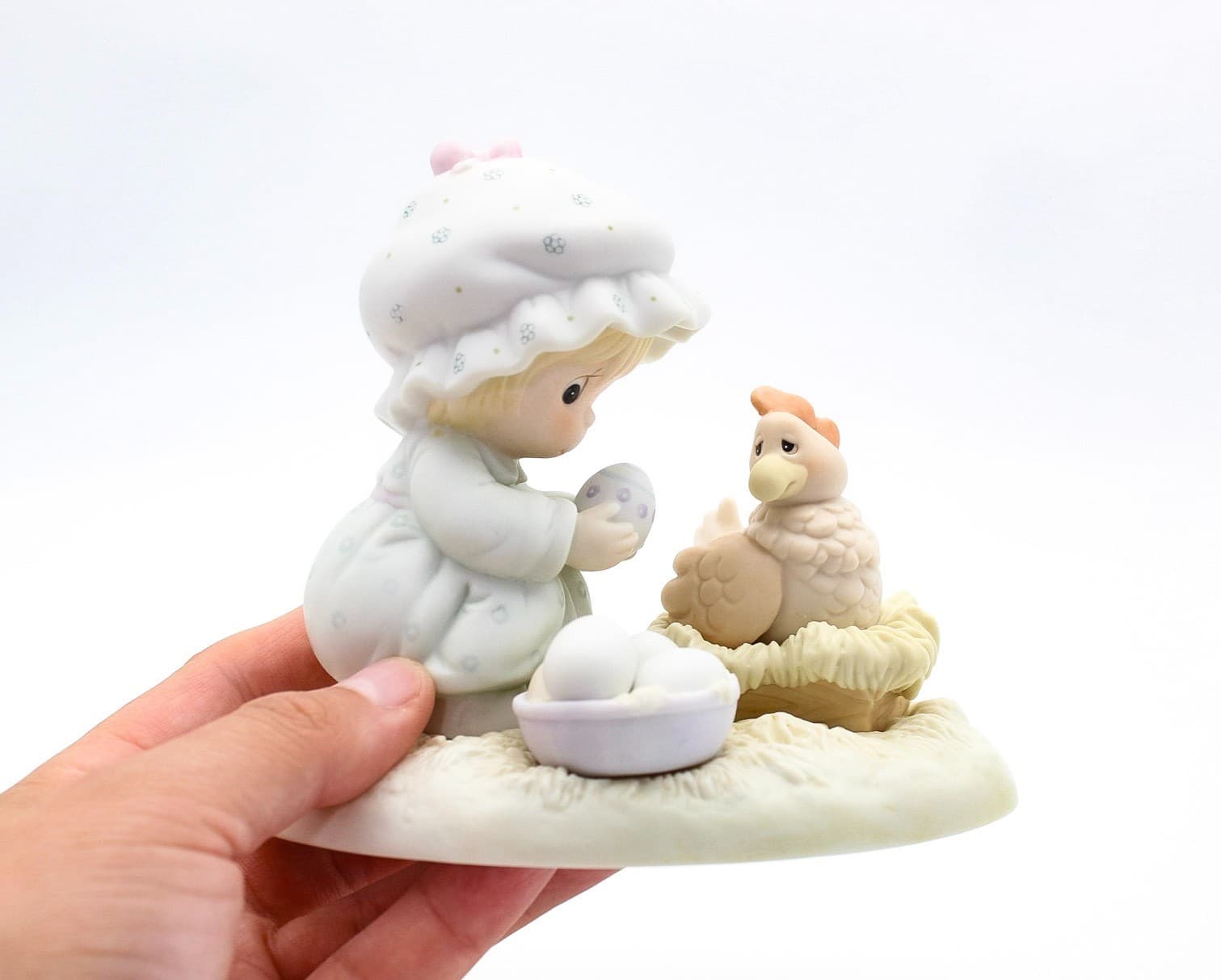 Precious Moments Eggspecially For You Enesco Porcelain Figurine 1988 - Thumbnail 2