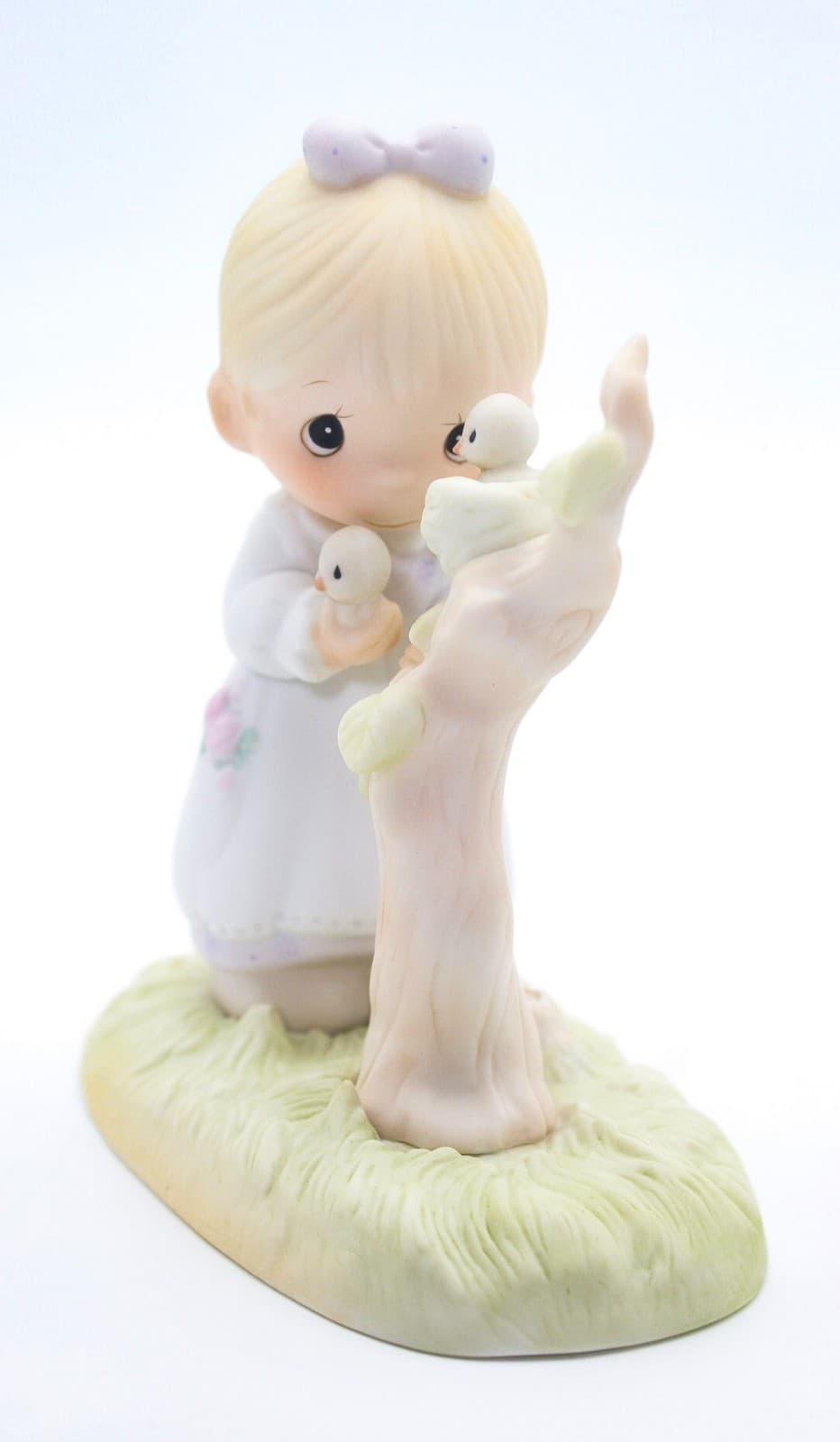 Precious Moments His Eye Is On The Sparrow Enesco Porcelain Figurine 1983 - Thumbnail 5