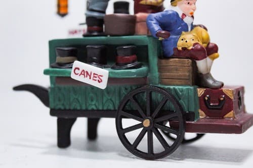 Department 56 Chelsea Market Hat Monger & Cart Heritage Village Holiday Figures - Thumbnail 6