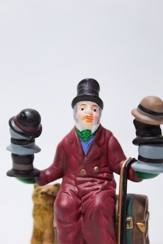 Department 56 Chelsea Market Hat Monger & Cart Heritage Village Holiday Figures - Thumbnail 13