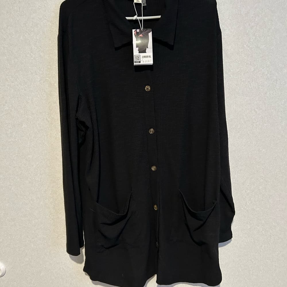 NWT Women’s Cardigan Sweater Black With Pockets And Long Sleeves Size 2XL - Thumbnail 3