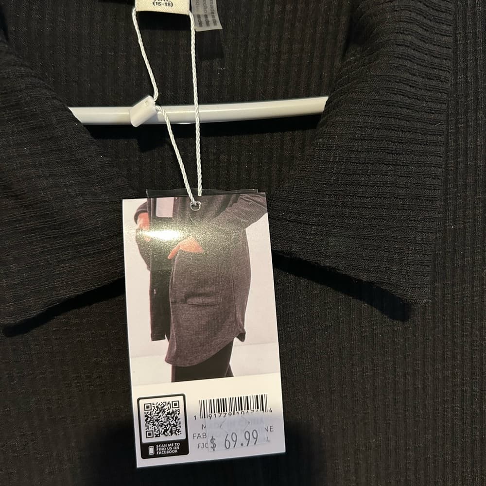 NWT Women’s Cardigan Sweater Black With Pockets And Long Sleeves Size 2XL