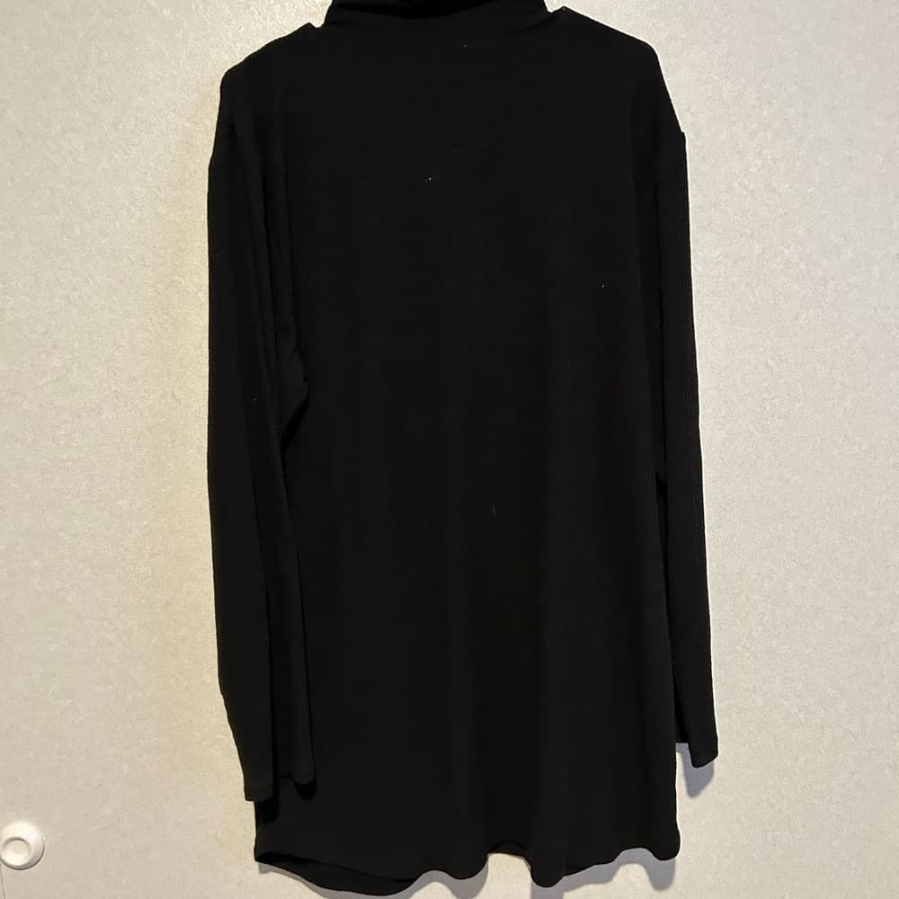 NWT Women’s Cardigan Sweater Black With Pockets And Long Sleeves Size 2XL - Thumbnail 2