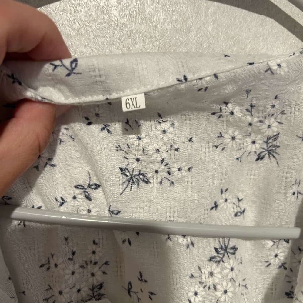 Women’s Plus Size, Floral, Spring/Easter Blouse, Size 6XL