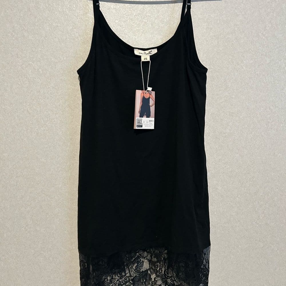 Simply Noelle Women’s Black And Lace Tank Top Size S/M (8-10) - Thumbnail 2