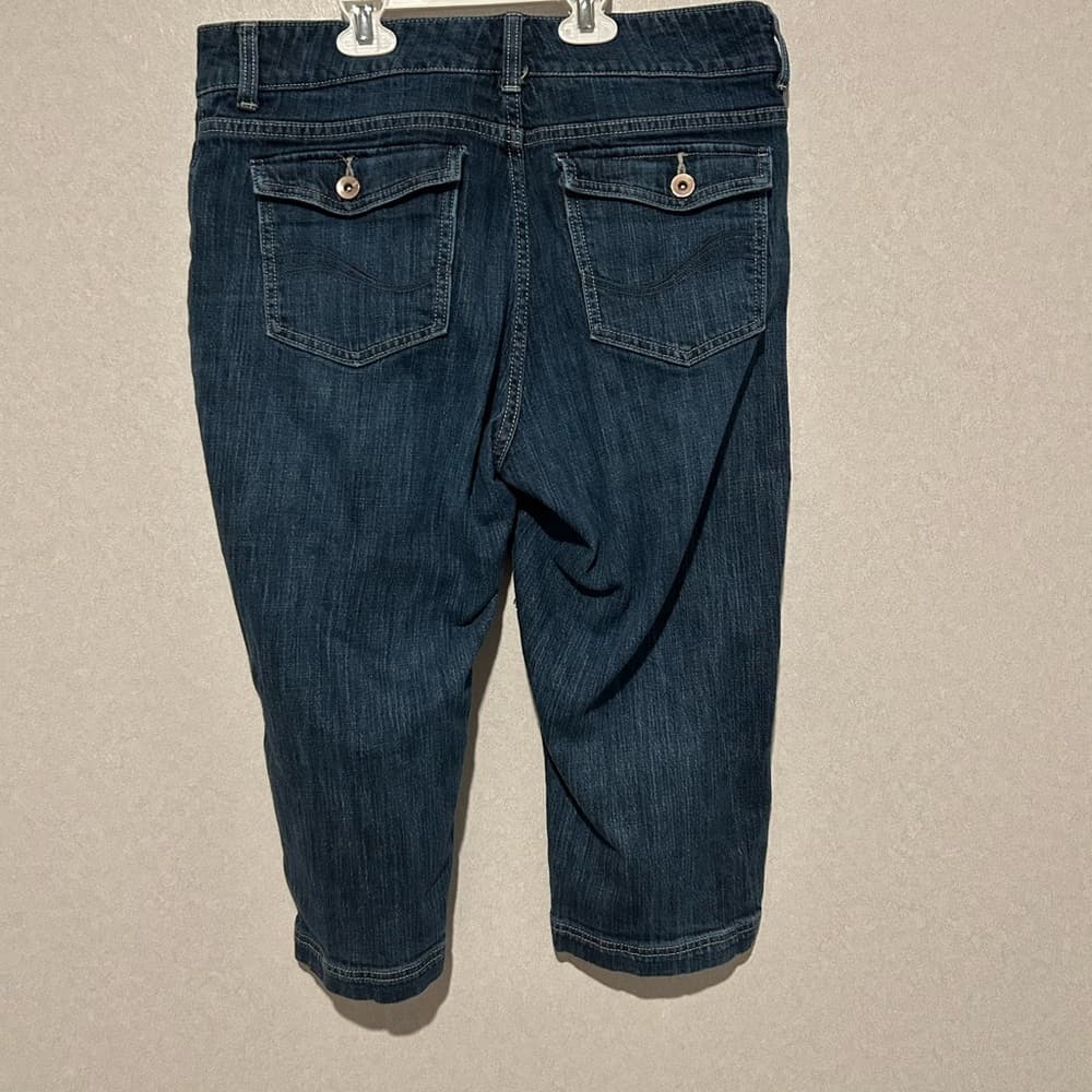 NWOT Women’s Lee Capri Medium Blue Button Pockets Size 14