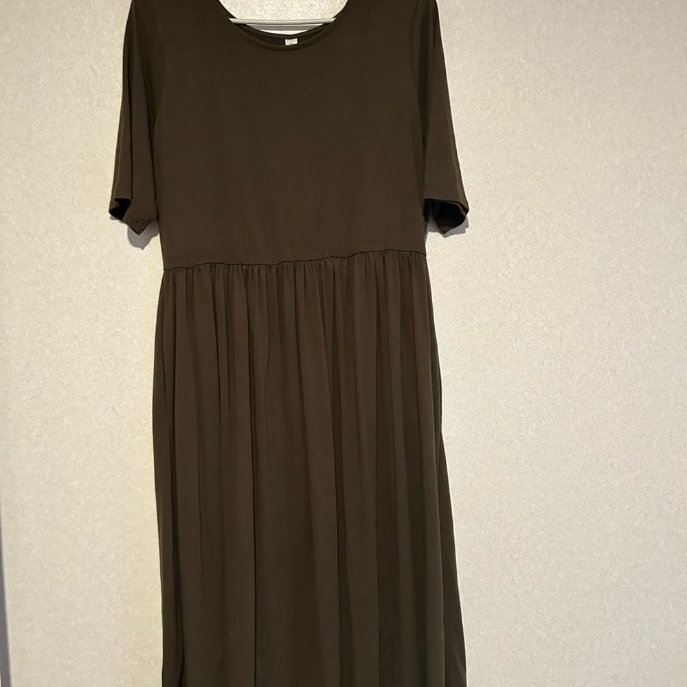 Women’s Plus Size Hunter Green Midi Dress With Pockets, Zenana Outfitters
