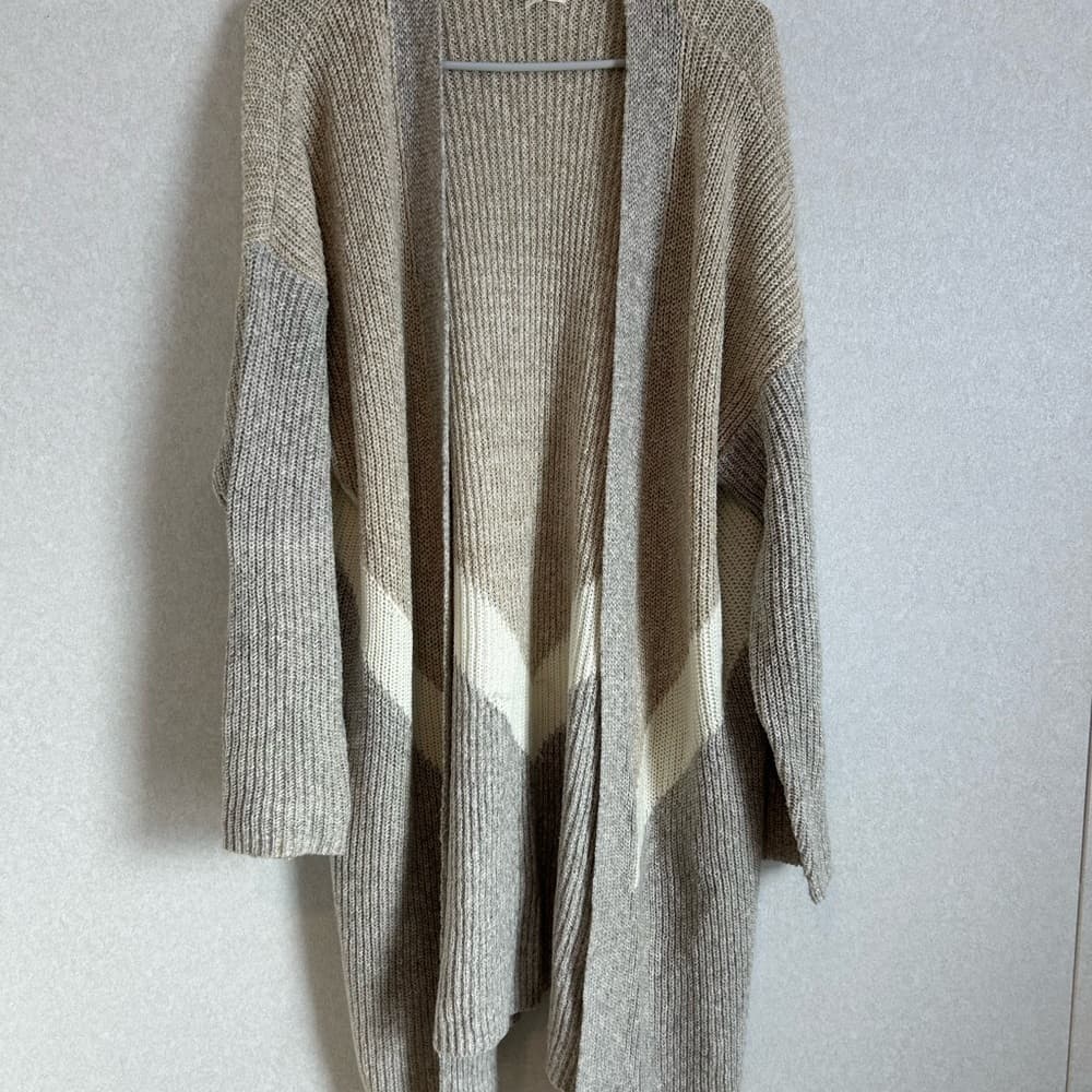 NWT Women’s Knotted Cardigan By Maurices, V Design, Size 1x - Thumbnail 3