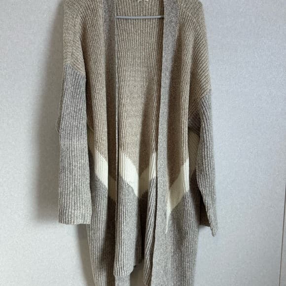 NWT Women’s Knotted Cardigan By Maurices, V Design, Size 1x - Thumbnail 4