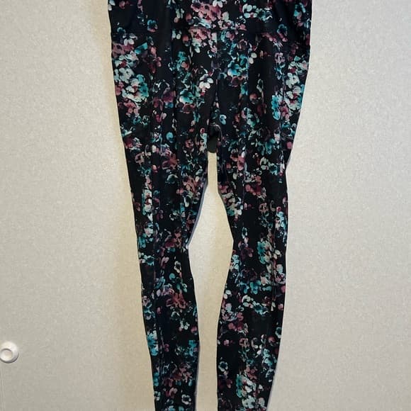 The Women's Avia Stretch Work Out Pants Leggings in size XXL are designed for a - Thumbnail 2