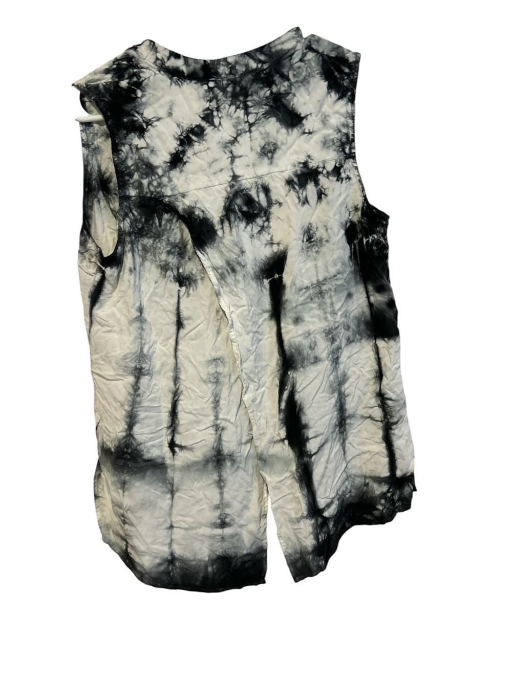 Women’s Ruffled Tank Top With Open V Back Rock & Republic, Size Medium - Thumbnail 3