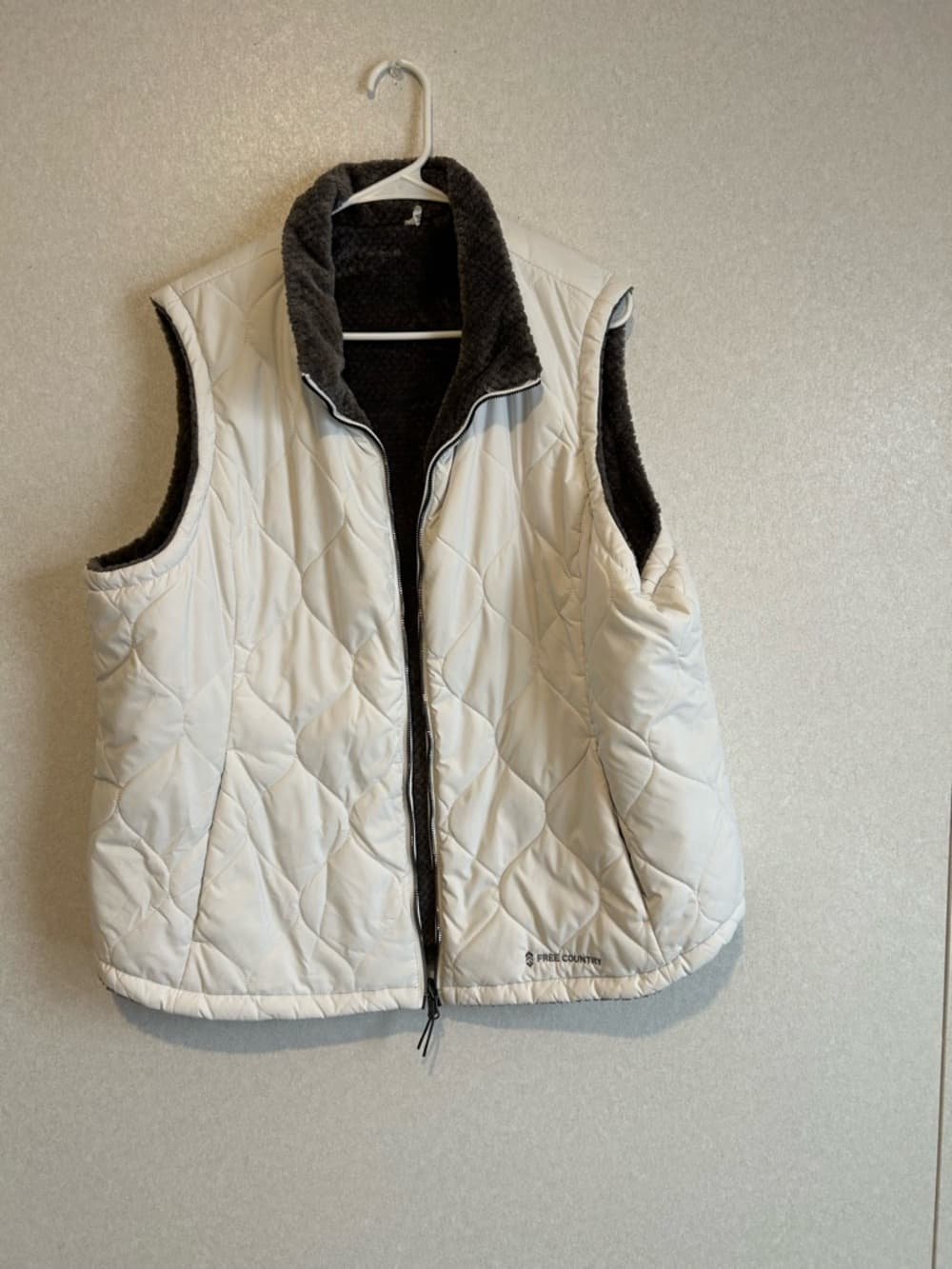 Women’s Plus Size Free Country White Vest Lined With Warm Material XXL - Thumbnail 4