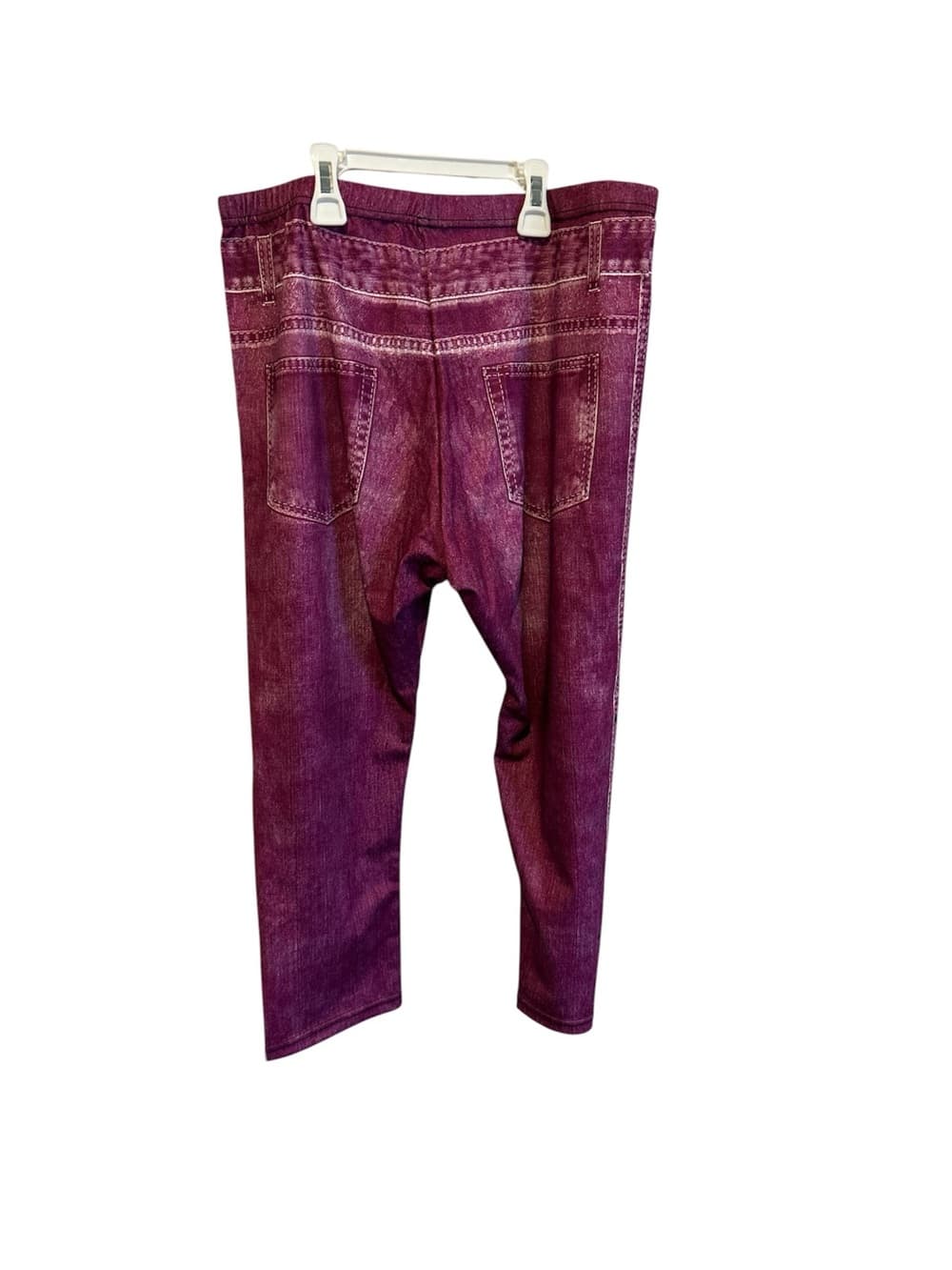Women’s Purple Capri Leggings With A Butterfly Accent On The Legs, Size XL