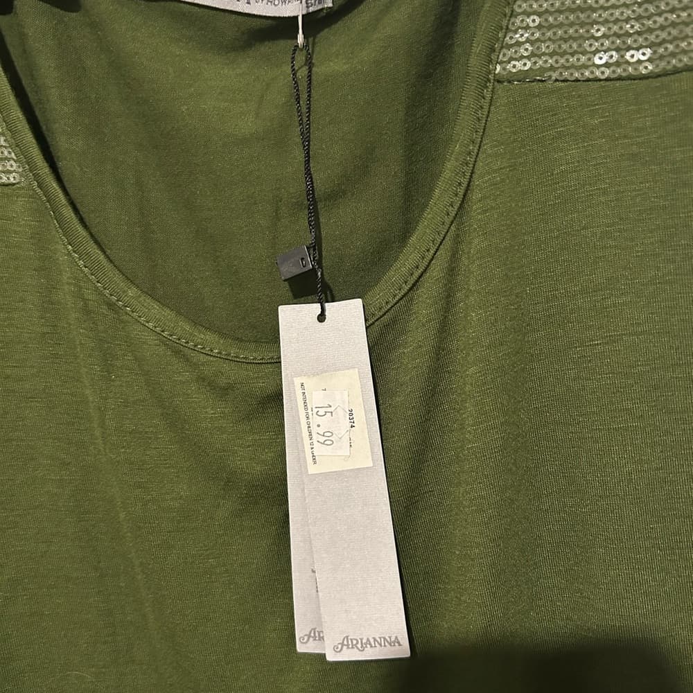 NWT Women’s Hunter Green Tank Top With Sequins, Arianna By Howard Size S/M