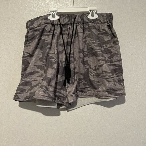 Women’s Camo Print Summer Shorts, Double Lined And Thicker Size XL With Pockets - Thumbnail 3