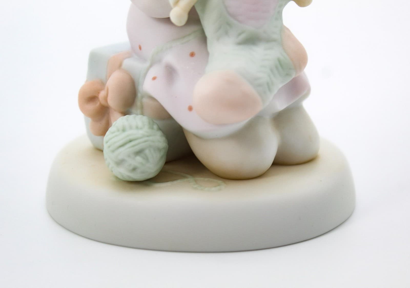 Precious Moments My Love Will Keep You Warm Enesco Porcelain Figurine 1997 - Thumbnail 5