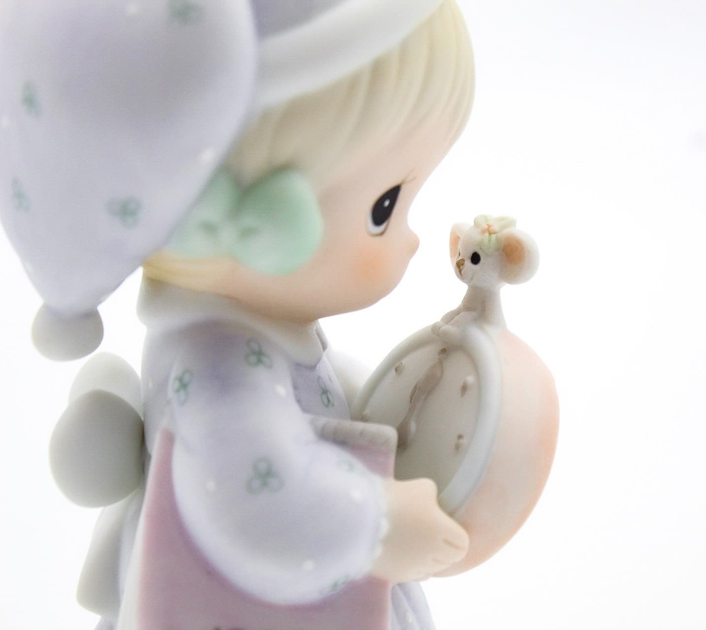 Precious Moments Time To Wish You A Merry Christmas Porcelain Figurine 1988 - Thumbnail 3