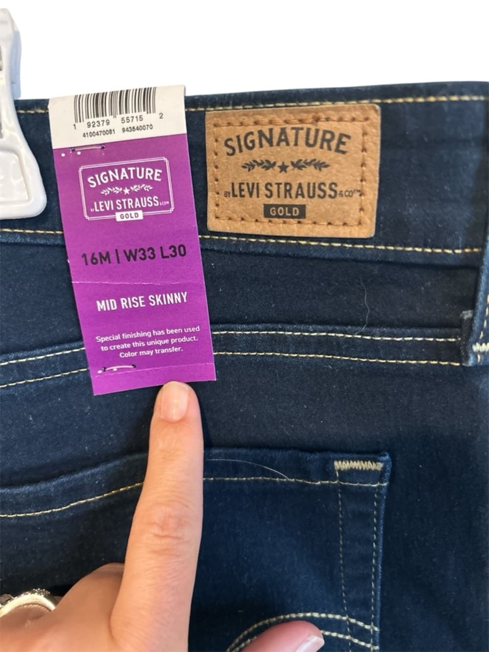 NWT Women’s Levi Signature Levi Strauss Jeans Mid Rise Skinny, 16M/ W33 L 30 - Thumbnail 4