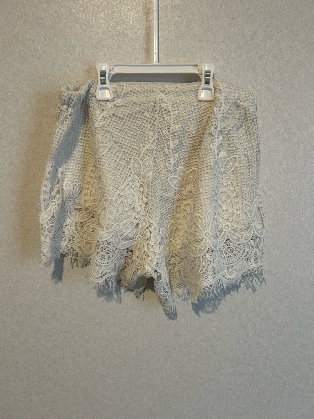 Women’s White Lace Shorts With A Fringe Bottom, Lightweight For Summer, Large - Thumbnail 2