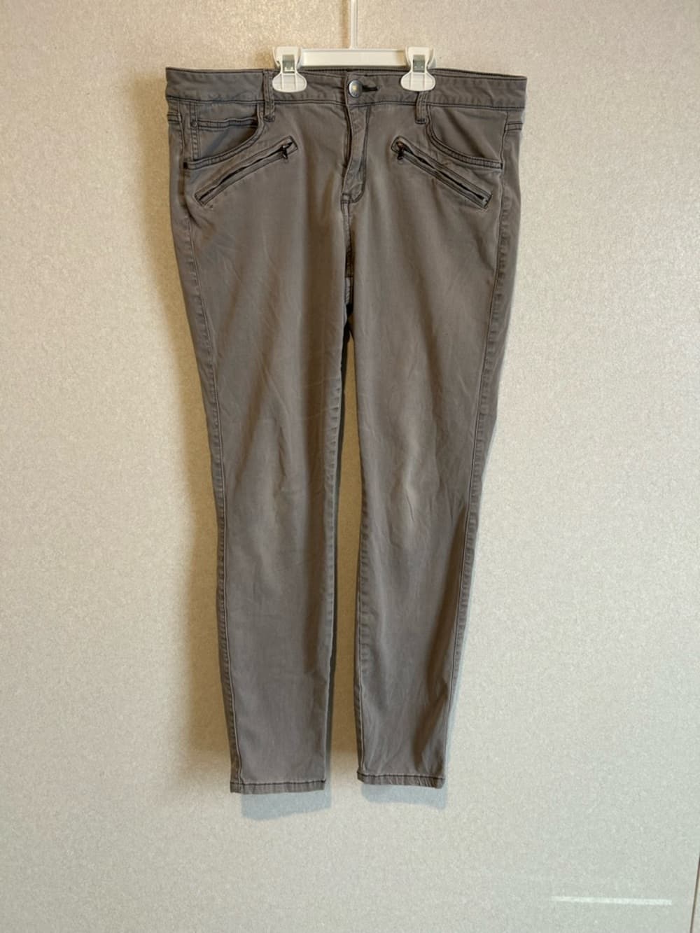 Women’s A.N.A. Grey Dress Pants With Zip Pocket Front, Skinny, Size 14/32 - Thumbnail 2