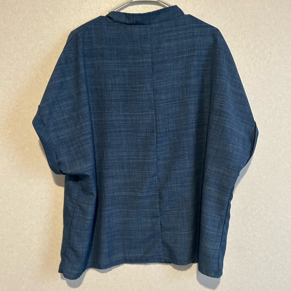 This women's plus size blouse by Shein is perfect for work, featuring a colared - Thumbnail 2