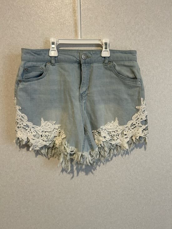 Women’s Or Teens Rue 21 Blue Jean Shorts With A Lace Bottom, White, Size 10 - Thumbnail 5