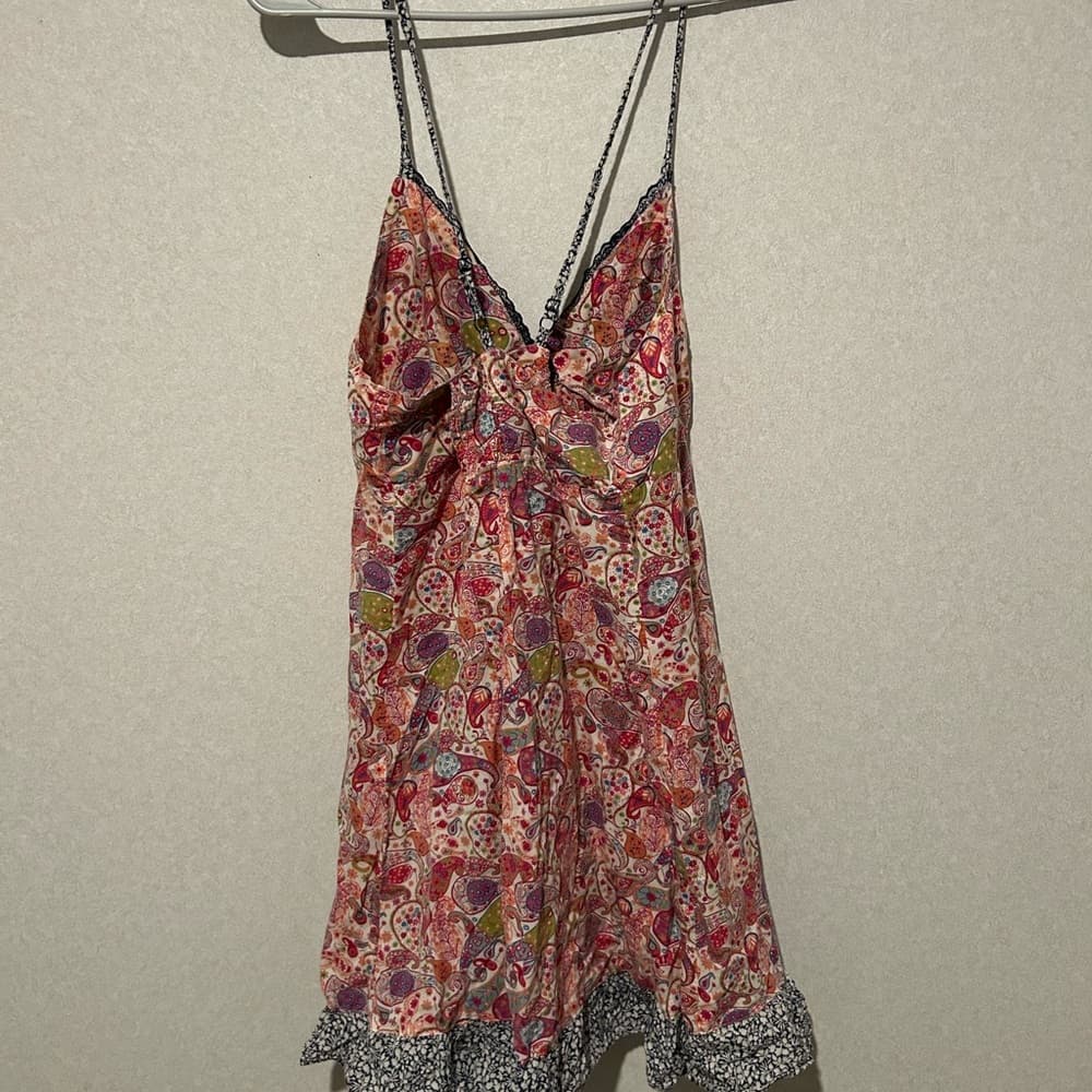Women’s Floral Summer Dress With Cross Straps And A Stretch Band, Size Large