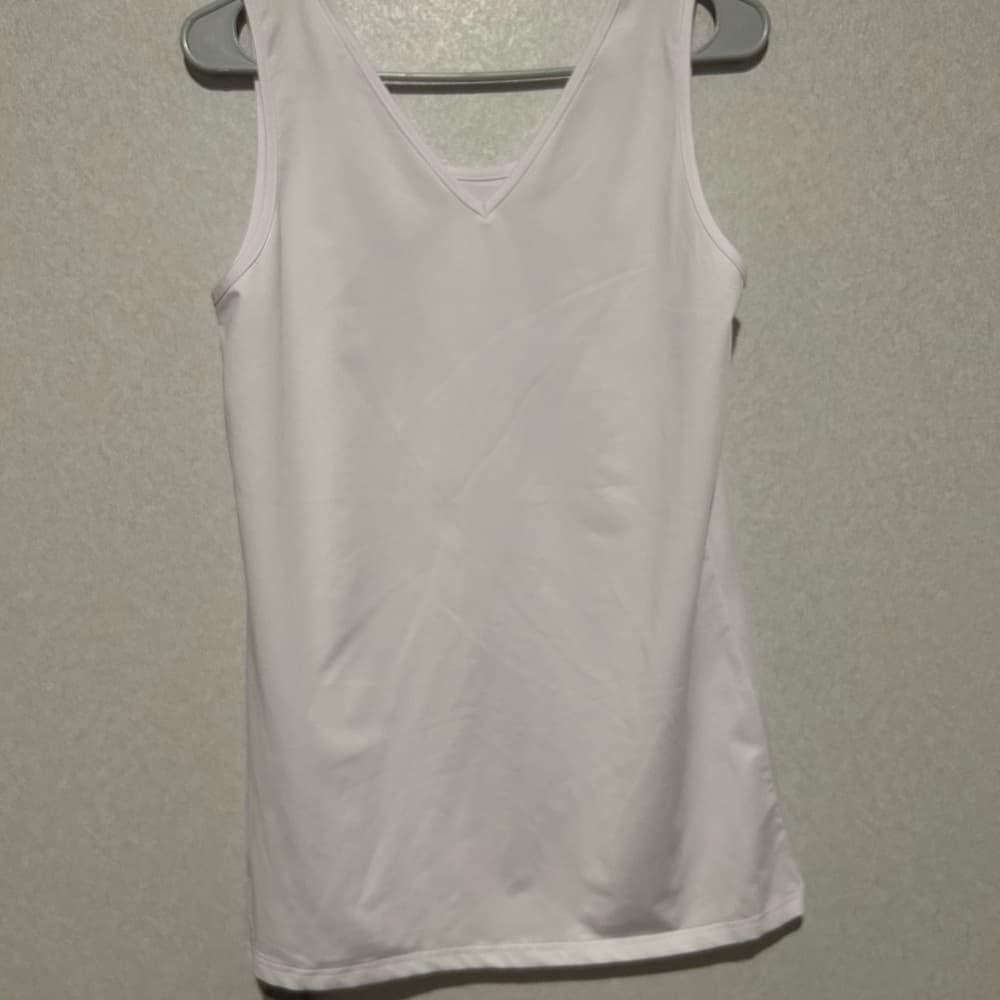 NWT Women’s White Tank Top, Polyester, Spandex Arianna By Howard Size L/XL - Thumbnail 5