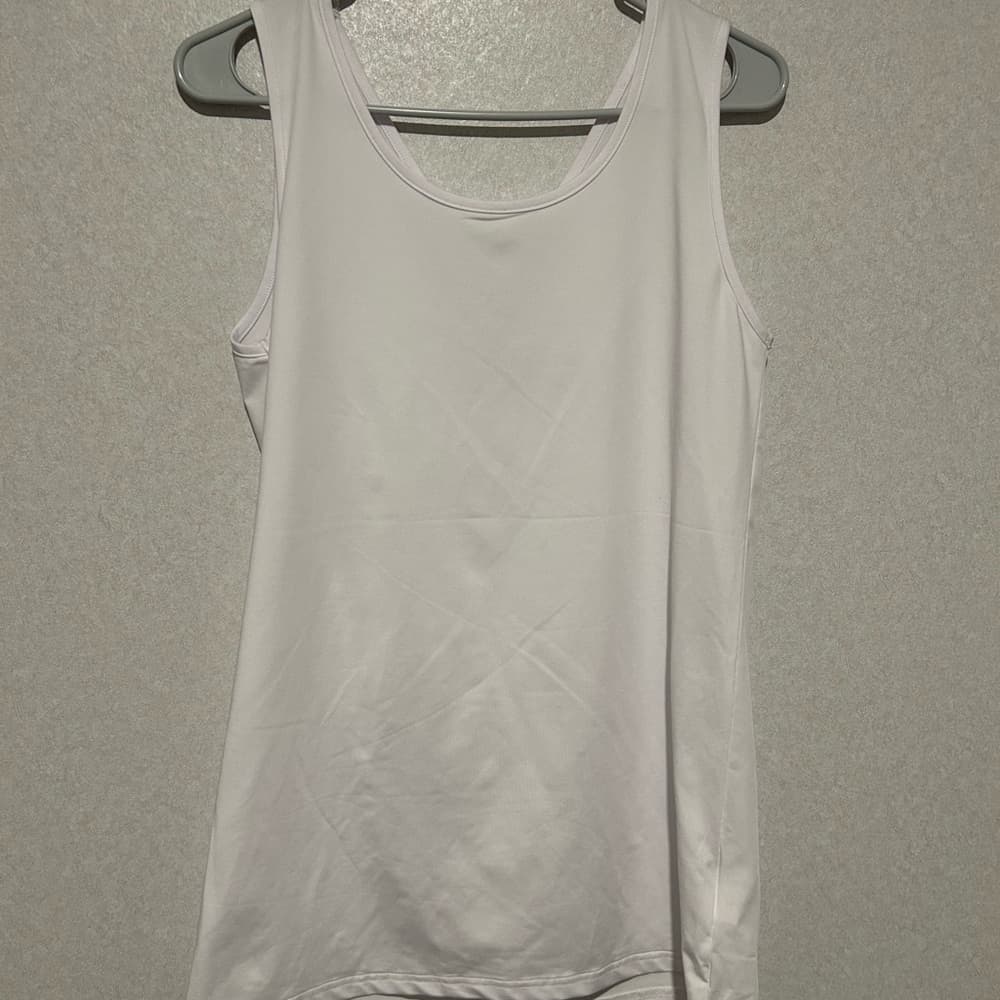 NWT Women’s White Tank Top, Polyester, Spandex Arianna By Howard Size L/XL - Thumbnail 4