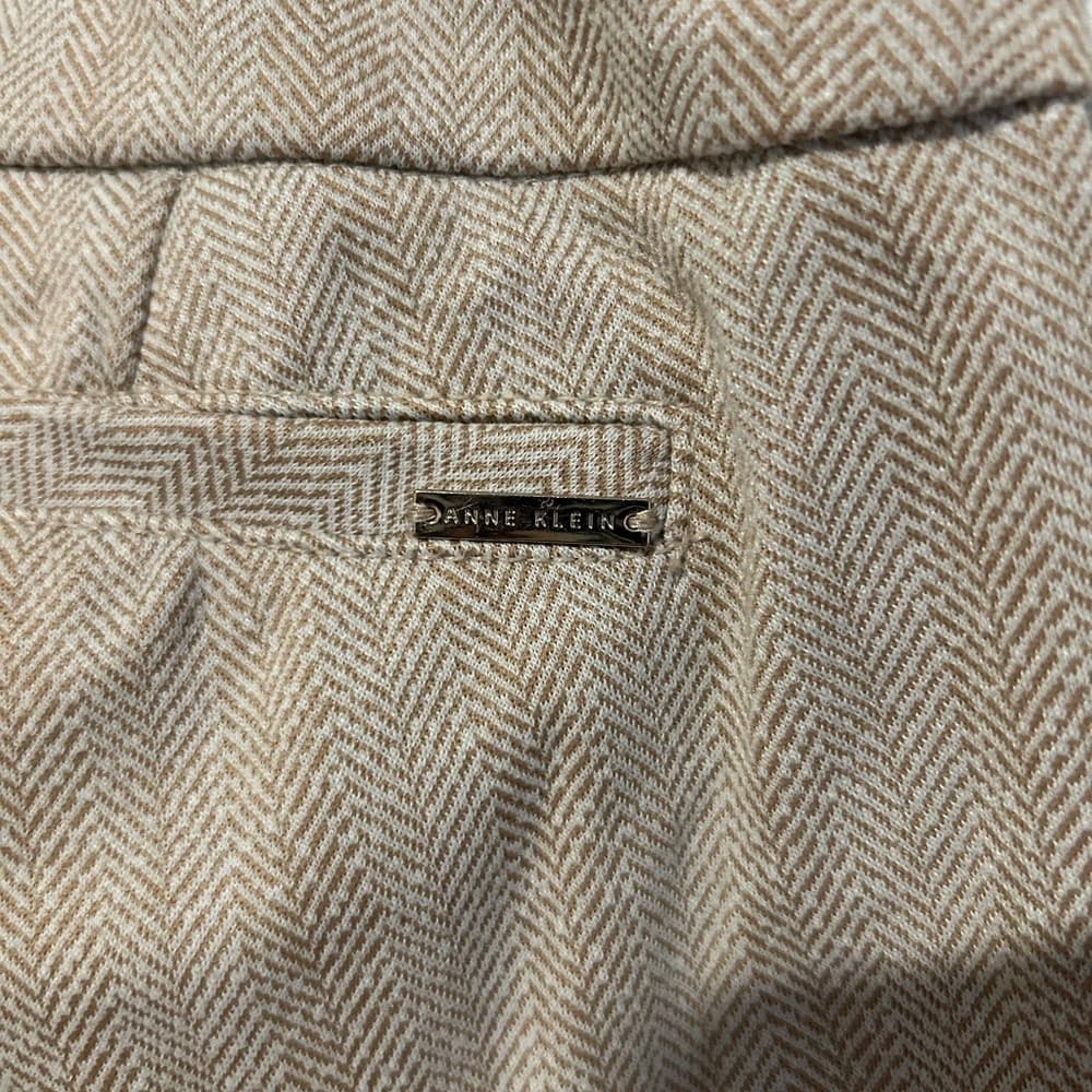 Women’s Anne Klein Beige Dress Pants Size Large Made In Egypt - Thumbnail 2
