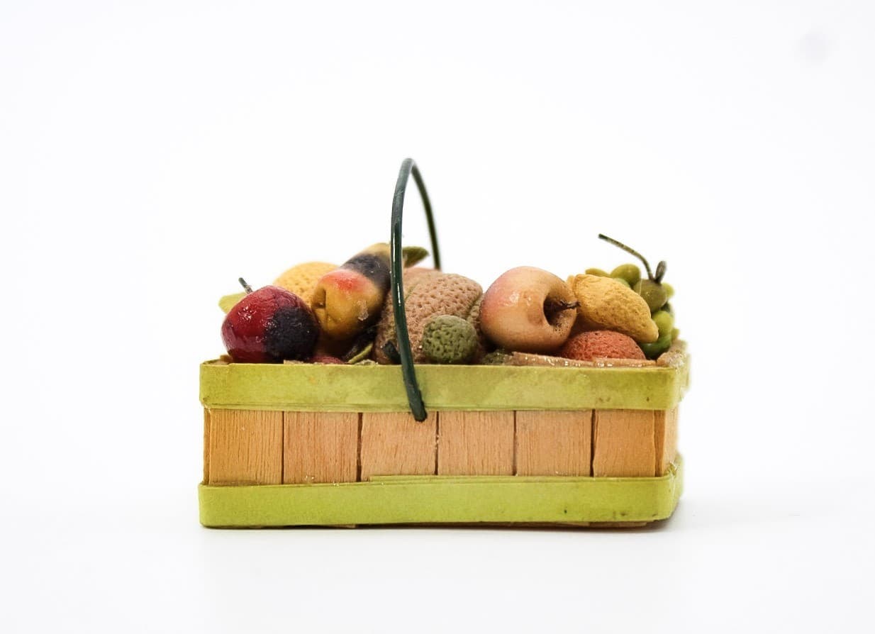 Vintage Dollhouse Artisan Wooden Trug Miniature Fruit Basket 1:12 - Thumbnail 7