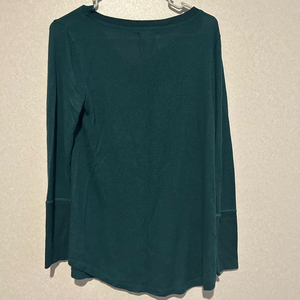 Women’s Basic Long Sleeve Tee Shirt From The 24/7 Collection, Size Medium - Thumbnail 2