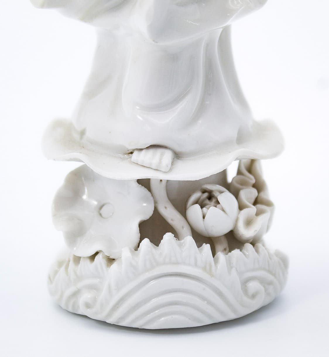 Pair Of Vintage Old Chinese Blanc De Chine Guanyin Porcelain Statues Figures - Thumbnail 9
