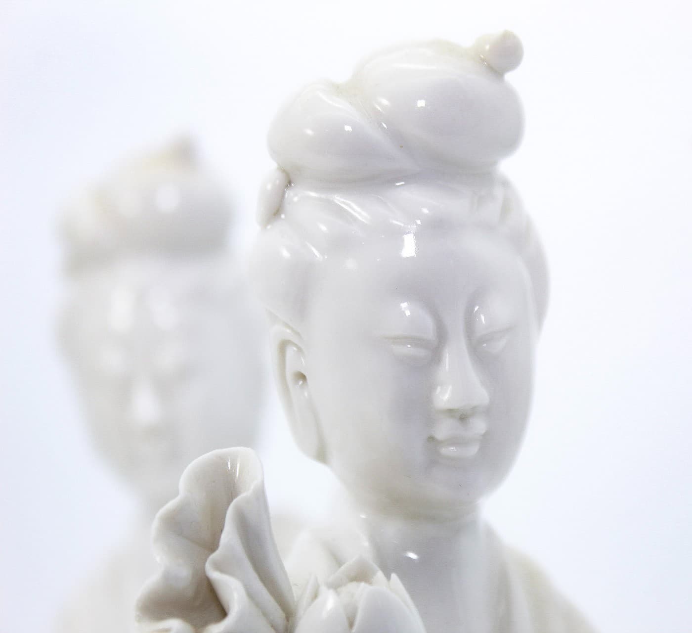 Pair Of Vintage Old Chinese Blanc De Chine Guanyin Porcelain Statues Figures - Thumbnail 6