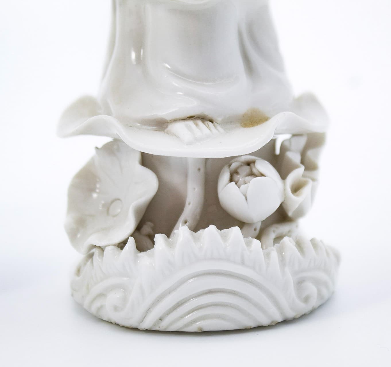 Pair Of Vintage Old Chinese Blanc De Chine Guanyin Porcelain Statues Figures - Thumbnail 10