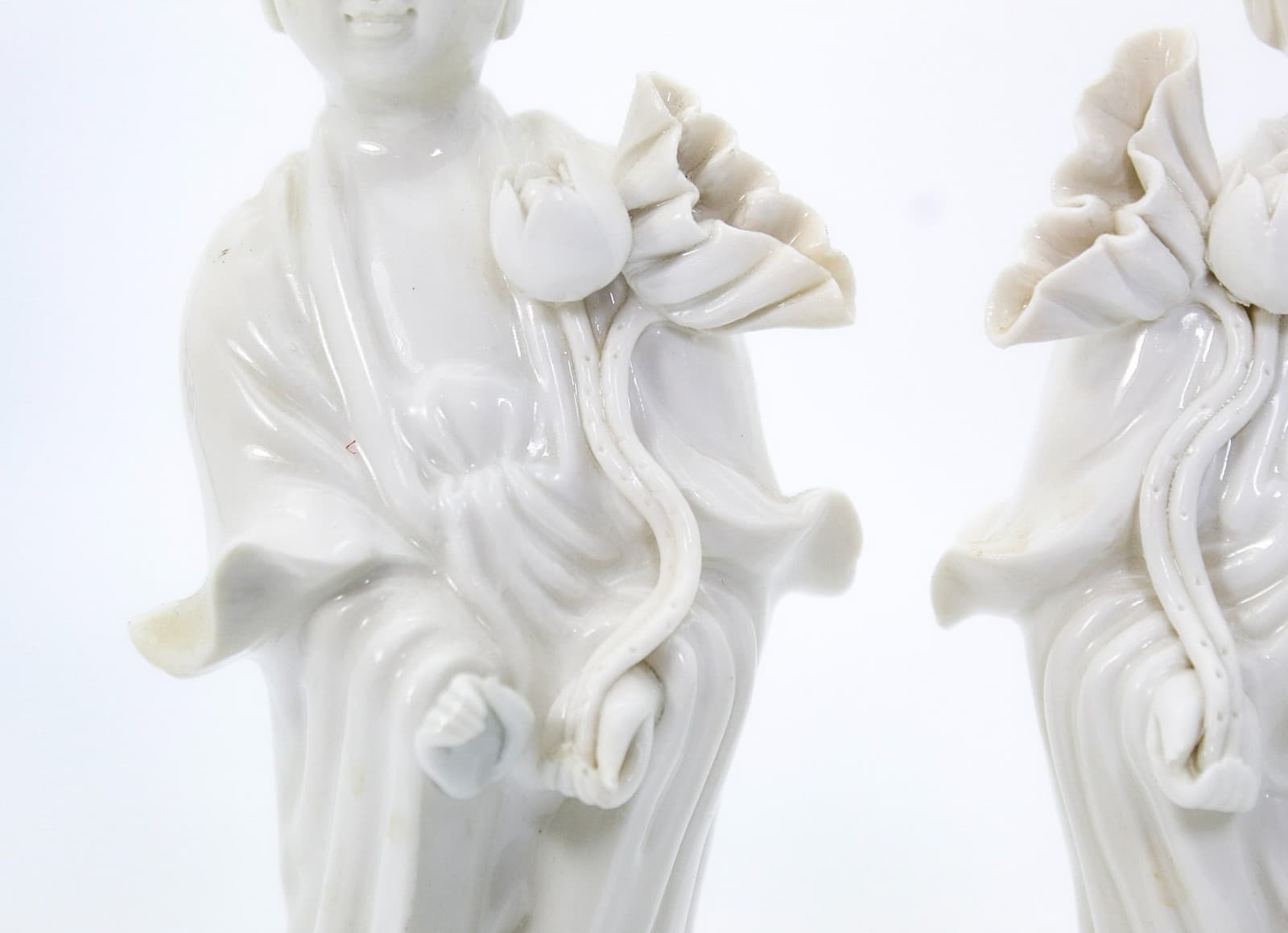 Pair Of Vintage Old Chinese Blanc De Chine Guanyin Porcelain Statues Figures - Thumbnail 7