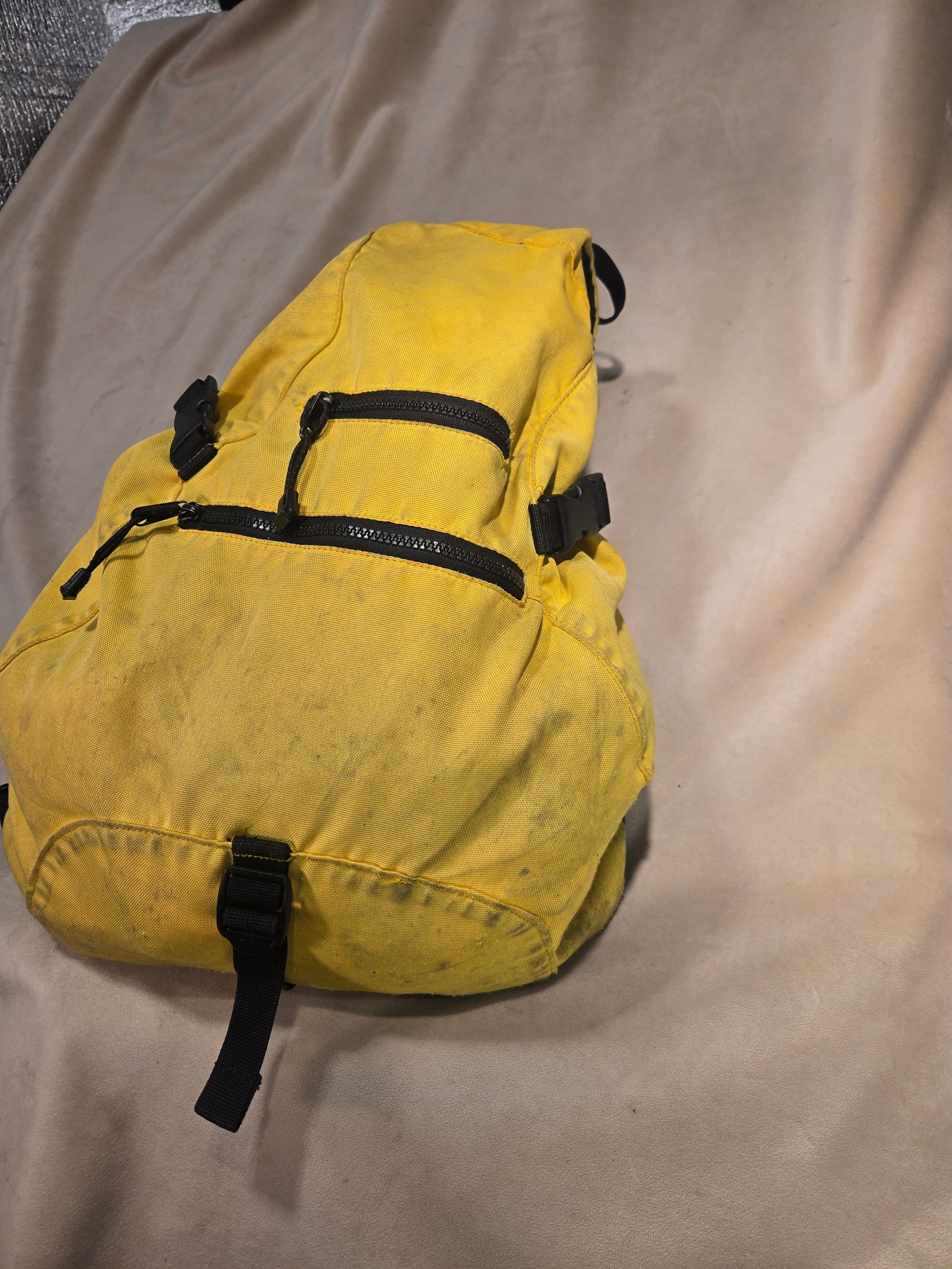 Vintage Gap Y2K Yellow Canvas Sling Utility Backpack Crossbody Bag Multi Zip - Thumbnail 4
