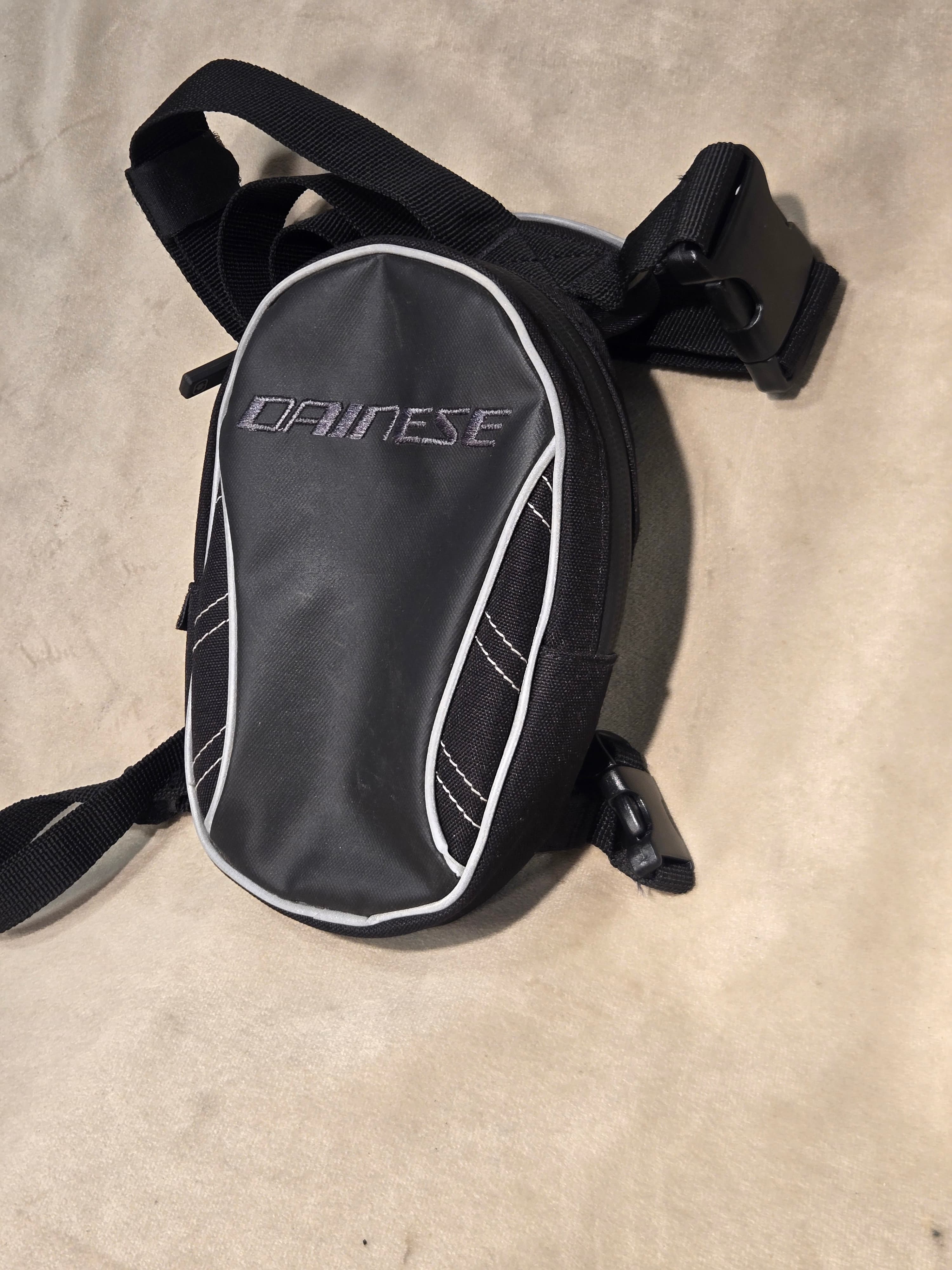 Dainese x OGIO Motorcycle Leg Bag Adjustable Thigh Pouch Black Riding Gear - Thumbnail 2