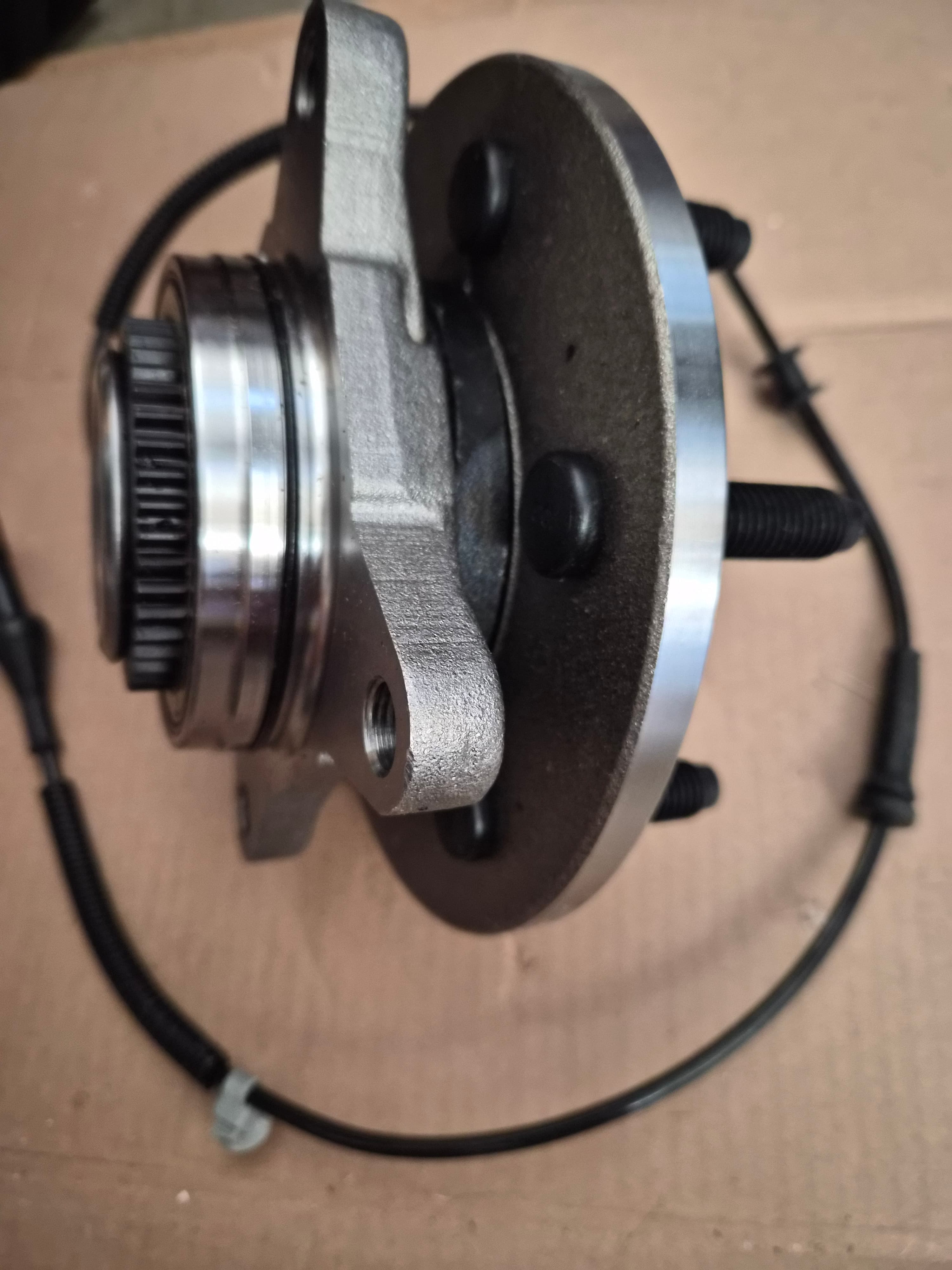 Front 515046 4WD Wheel Hub & Bearing Assembly Compatible with 2004-2005 Ford F-150 2004 F-150 Heritage 6Lugs w/ABS - Thumbnail 3