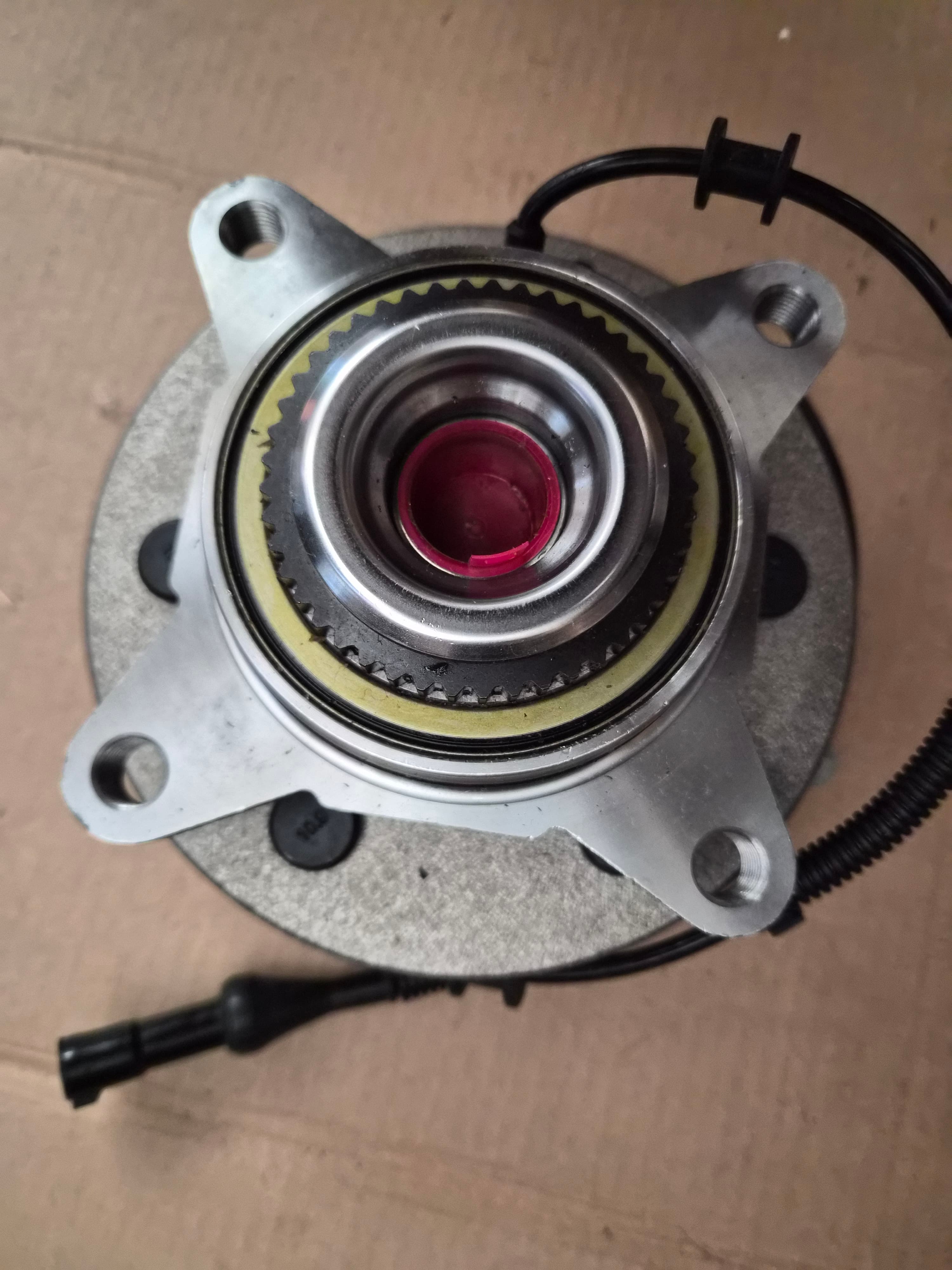 Front 515046 4WD Wheel Hub & Bearing Assembly Compatible with 2004-2005 Ford F-150 2004 F-150 Heritage 6Lugs w/ABS
