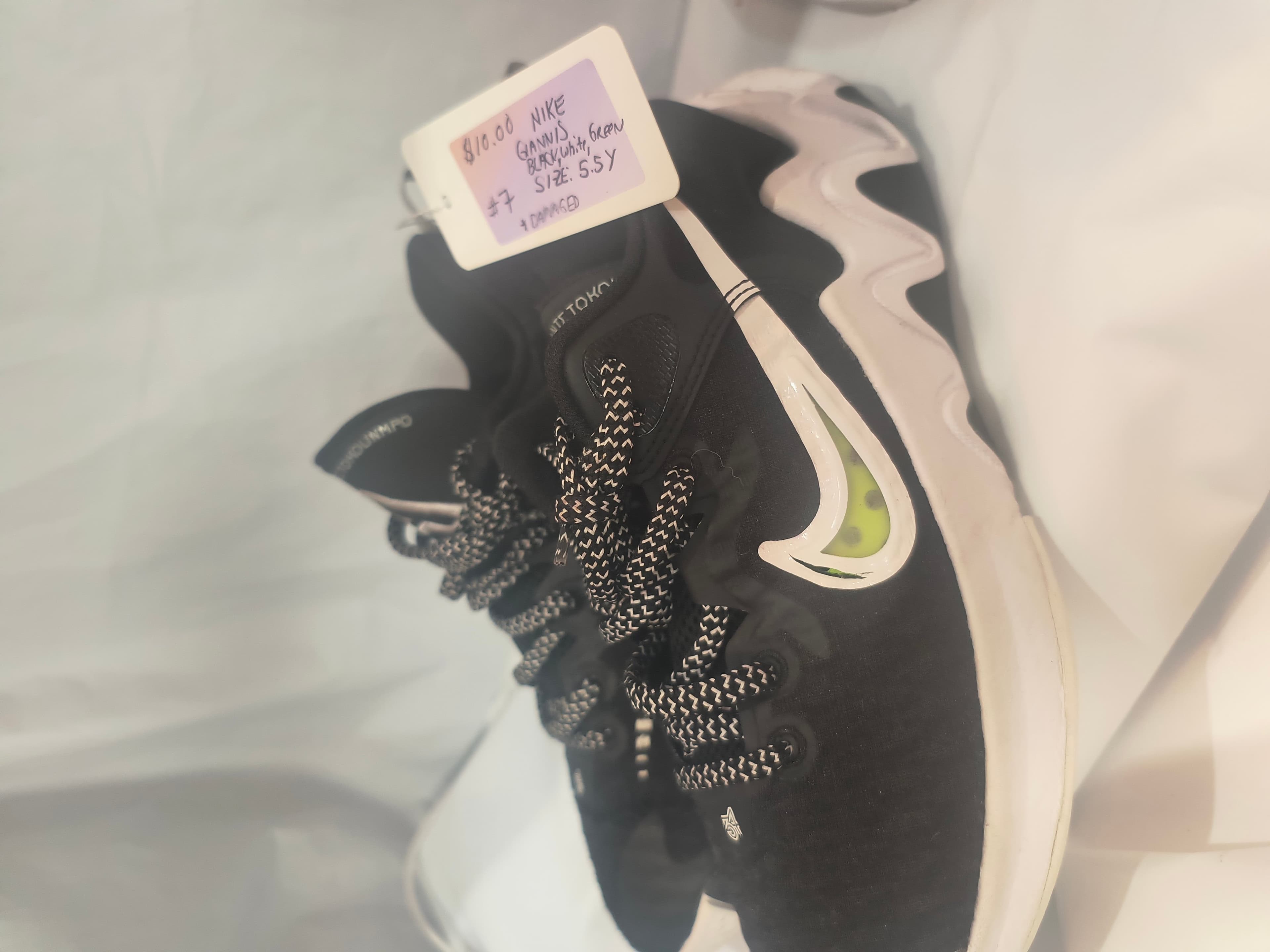 NIKE Giannis Immortality Sneakers Black Size 5.5Y - Thumbnail 2