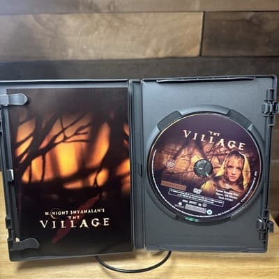 The Village (DVD, 2004) - Thumbnail 3