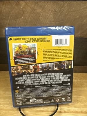 Central Intelligence (2016) – Blu-ray – Kevin Hart, Dwayne Johnson – Warner New - Thumbnail 2